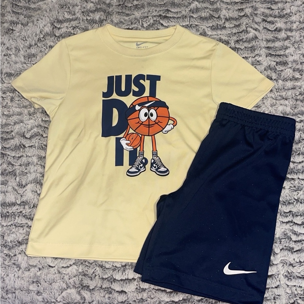 Nike Dri-FIT Basketball Yellow Shirt & Navy Blue Shorts